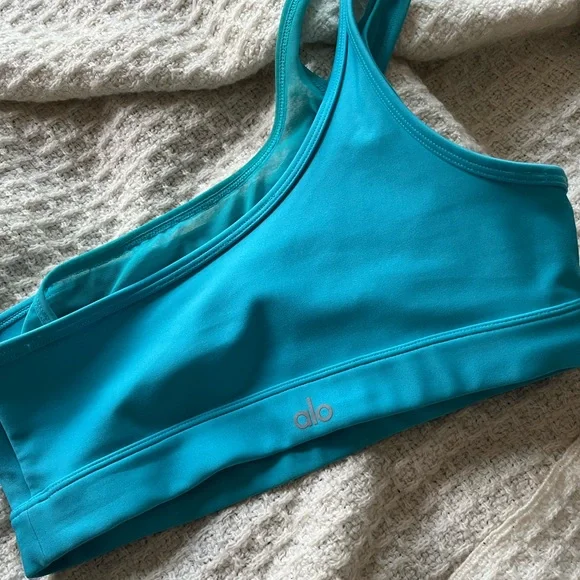 alo yoga bright aqua set - Picture 2 of 5